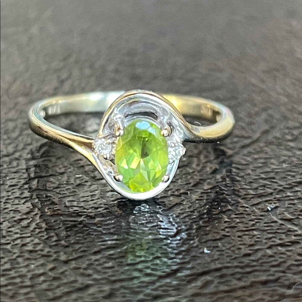 14k two tone solid gold diamond peridot ring